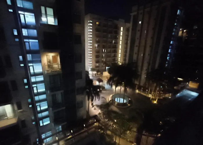 Condotels Across Terminal 3 Airport Apartment *