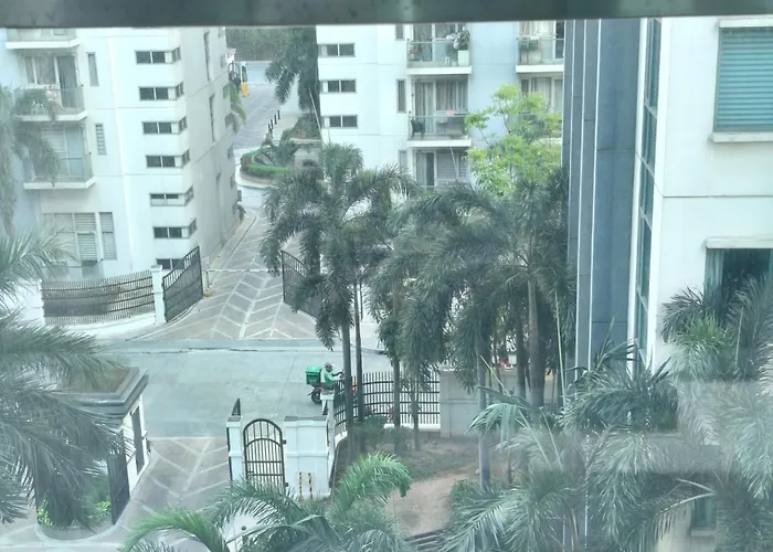 Condotels Across Terminal 3 Airport Apartment